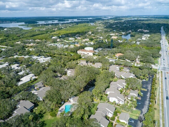 Building Photo - 101 Park Shores Cir