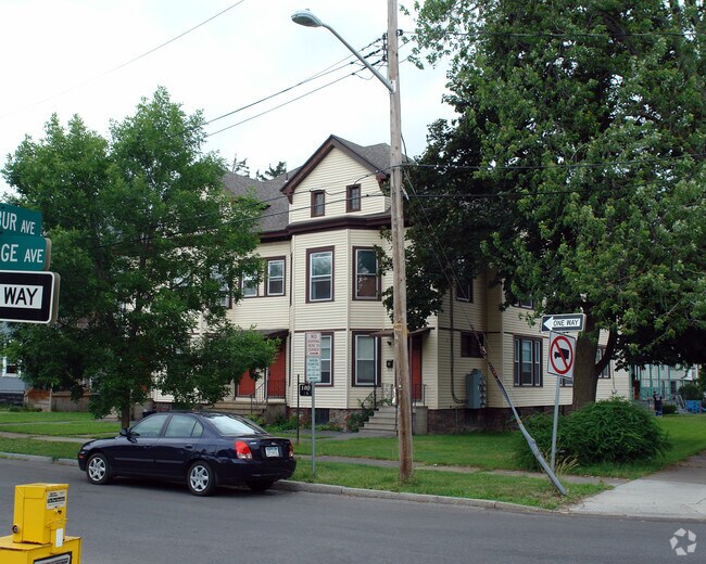 Primary Photo - 100-106 Coleridge Ave