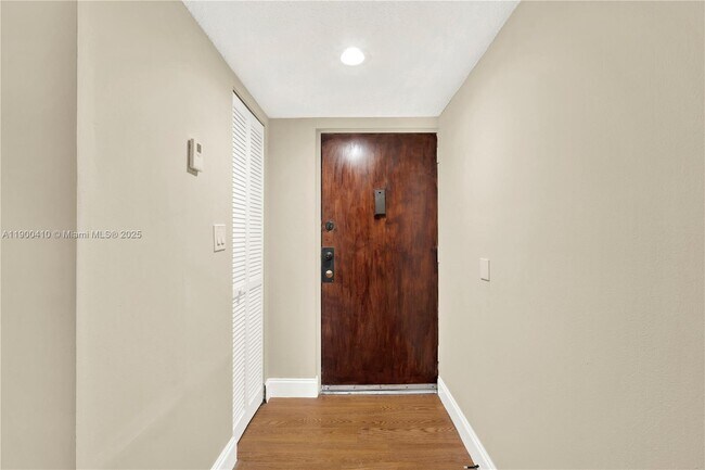 Building Photo - 9255 SW 125th Ave