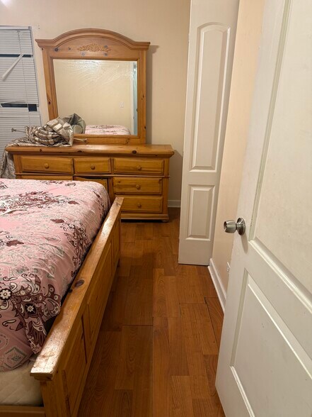 Building Photo - 1908 Kenilworth Cir