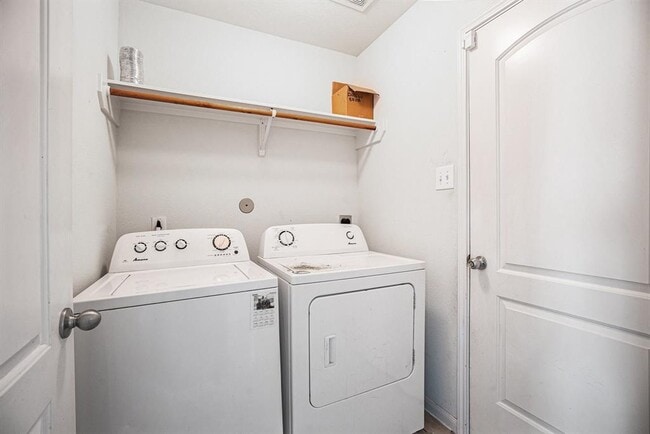 Building Photo - 108 Indigo Brush Dr