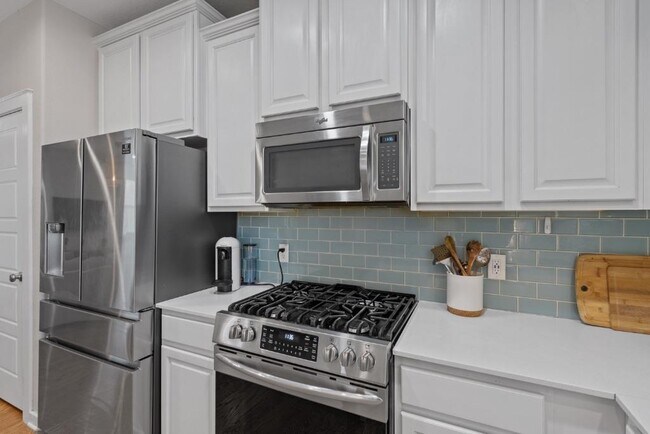 Building Photo - 5317 Daimler Dr