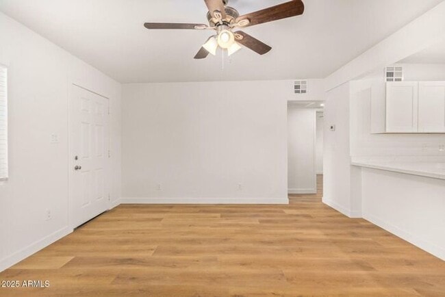 Building Photo - 2-bedroom, 1-bath duplex by ASU