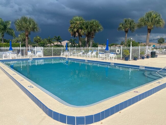 Building Photo - 55+ community 2 BED 2 BATH  in High Point of Fort Pierce