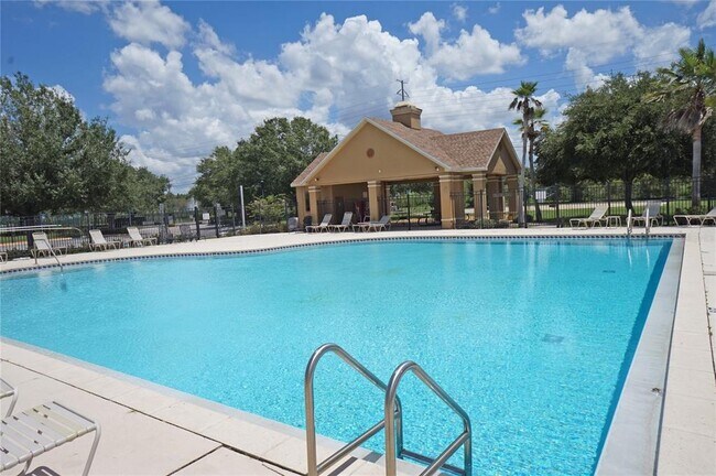 Building Photo - 9018 Lake Chase Island Way