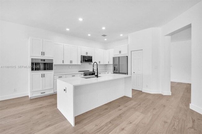 Building Photo - 19381 Stonebrook St