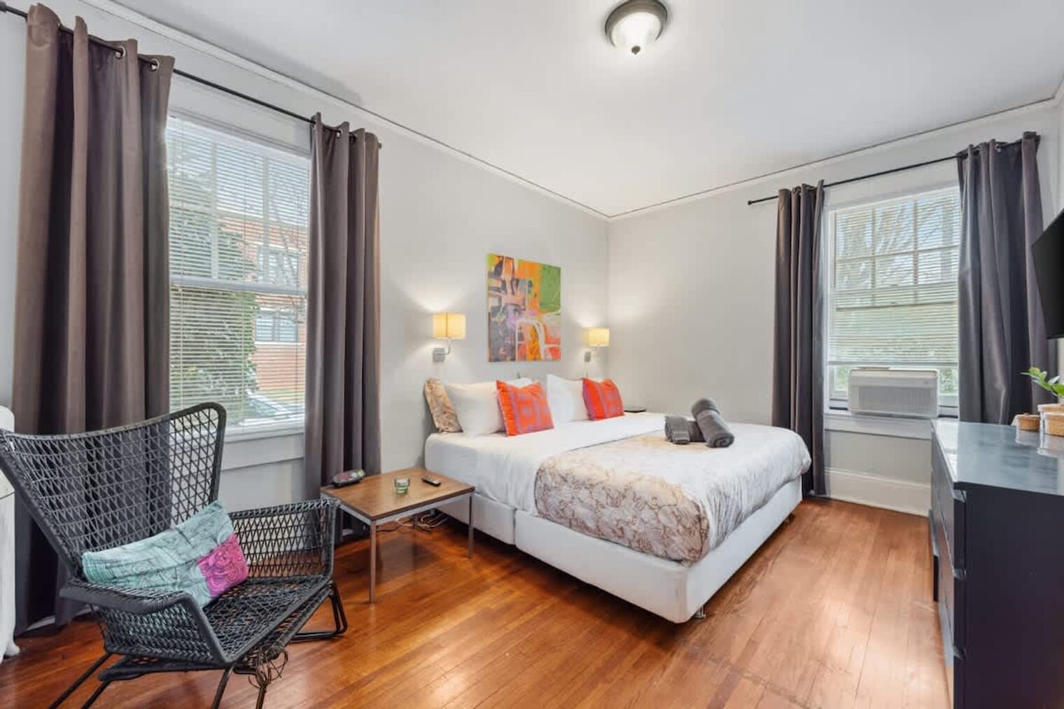 Building Photo - 536 Hawthorne Ln