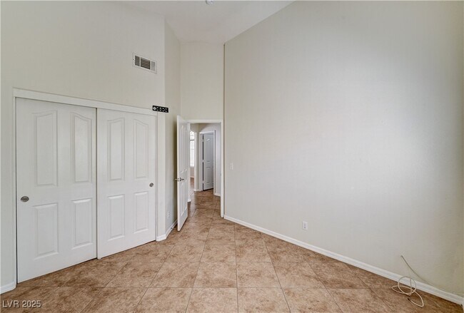 Building Photo - 9845 Lenox Crest Pl
