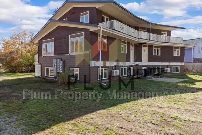 Building Photo - 705 Cleveland St