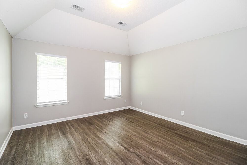 Building Photo - 1481 Lawson Dr