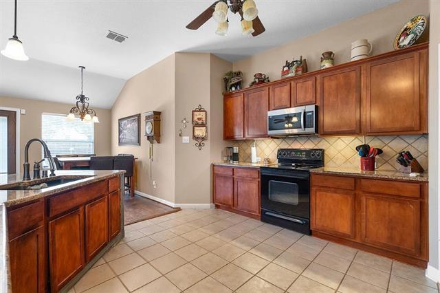 Building Photo - 2912 Day Star Dr