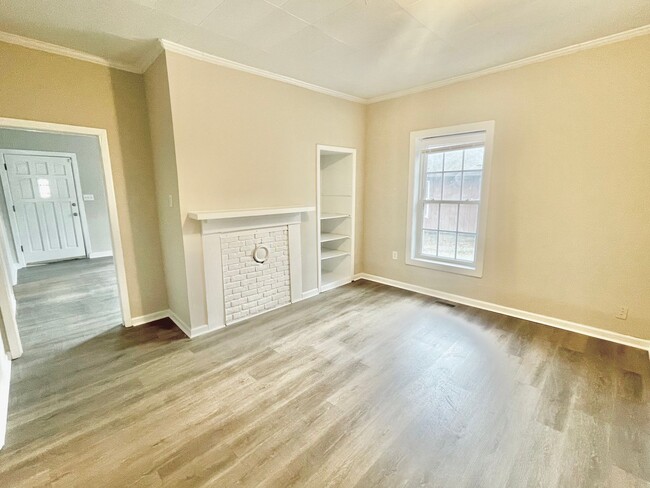 Building Photo - 1004 Highland Ave