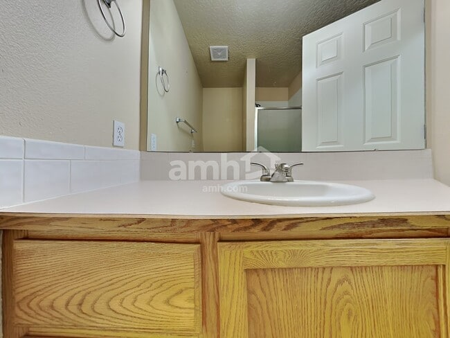 Building Photo - 634 Driftwood Ln