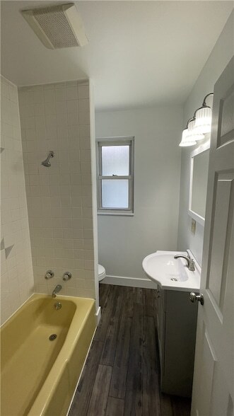 Building Photo - 424 W 7th Ave