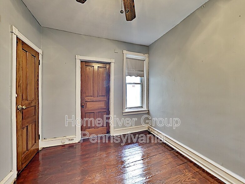 Building Photo - 110 N 61st St