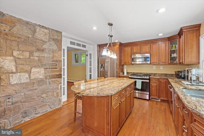 Building Photo - 4613 Langdrum Ln