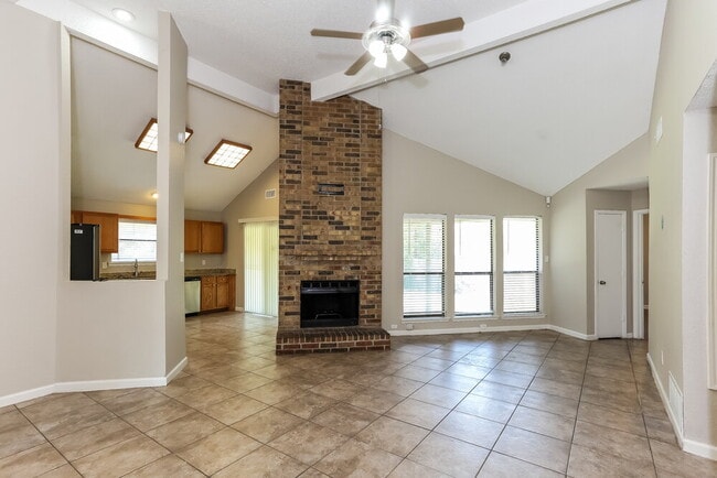 Building Photo - 6328 Canyon Cir