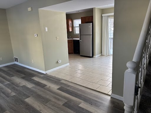 Building Photo - 403 Frank St