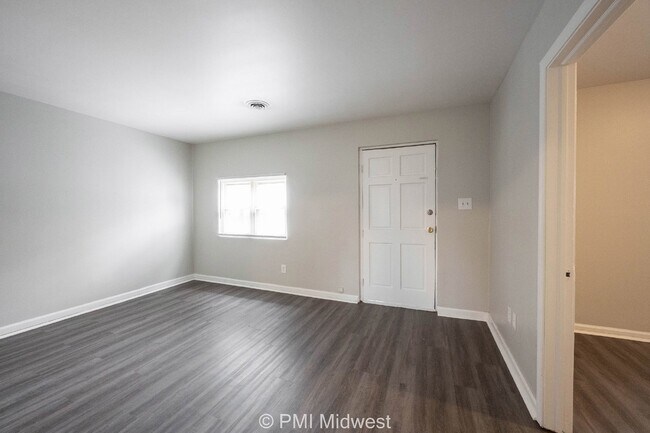 Building Photo - Modern Duplex in Prime Location - Perfect Rental Opportunity in Indianapolis!