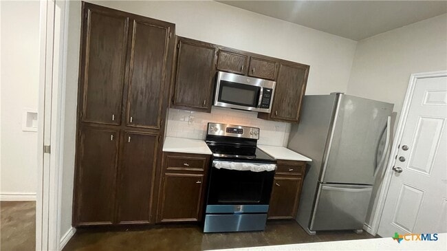 Building Photo - 202 Lowes Blvd