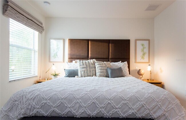 Building Photo - 3050 Yellow Lantana Ln