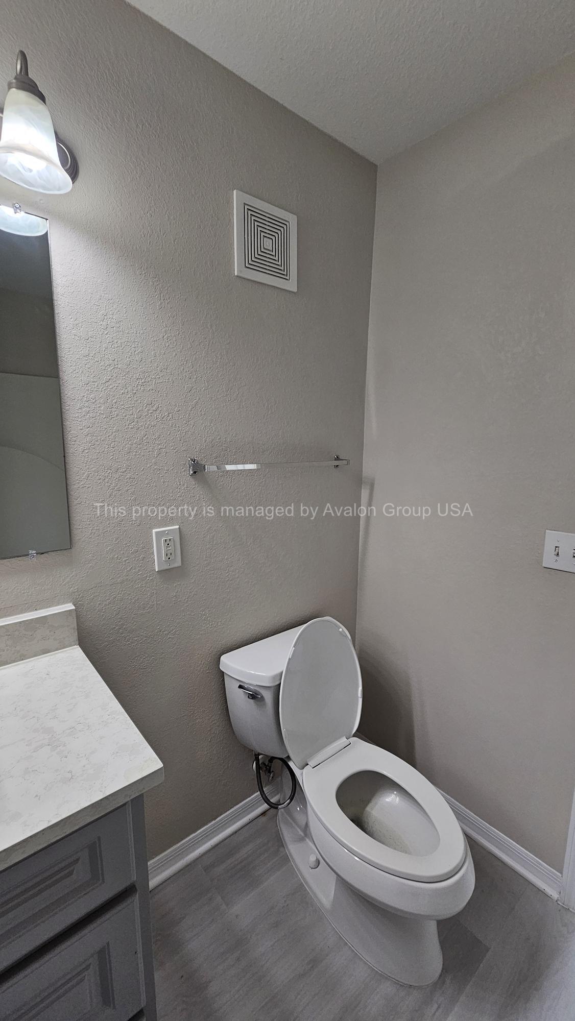 Building Photo - 7800 Point Meadows Dr