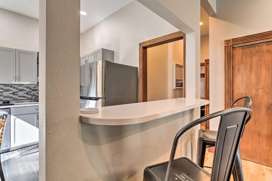 Building Photo - 1533 N Williams St