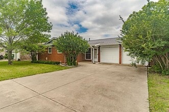 Building Photo - 1912 SE 15th St