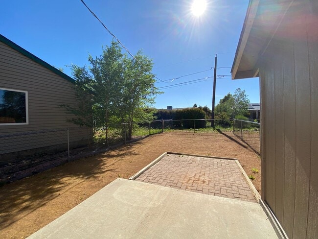 Building Photo - 3232 N Tani Rd