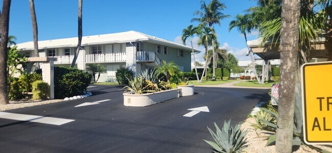 Building Photo - 5510 N Ocean Blvd
