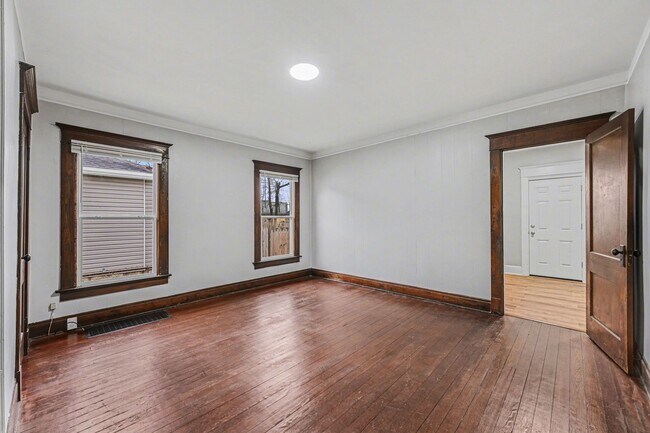 Building Photo - Fully Renovated 2BR Home – Modern Updates & Classic Charm