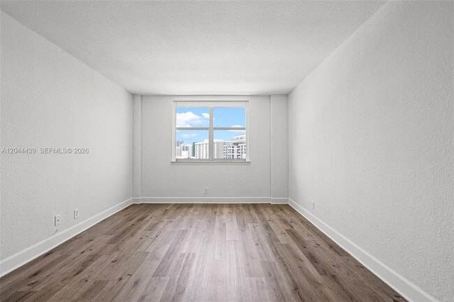 Building Photo - 401 69th St