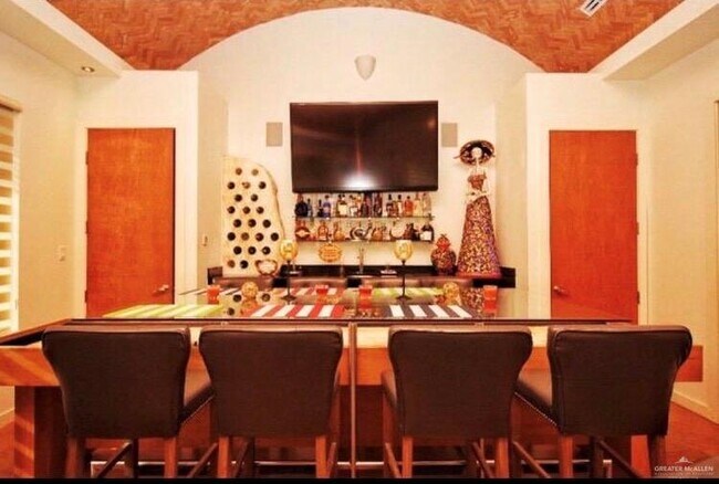 Building Photo - 2404 S 43rd St