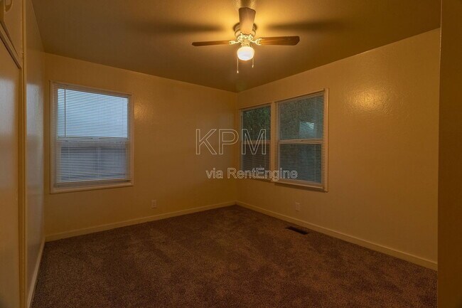 Building Photo - 476 Essex St