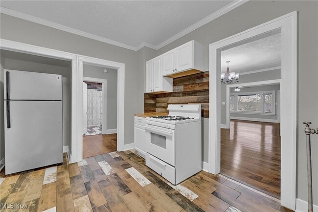 Building Photo - 3234 Euclid Heights Blvd