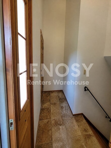 Building Photo - 5408 Creekview Ln-