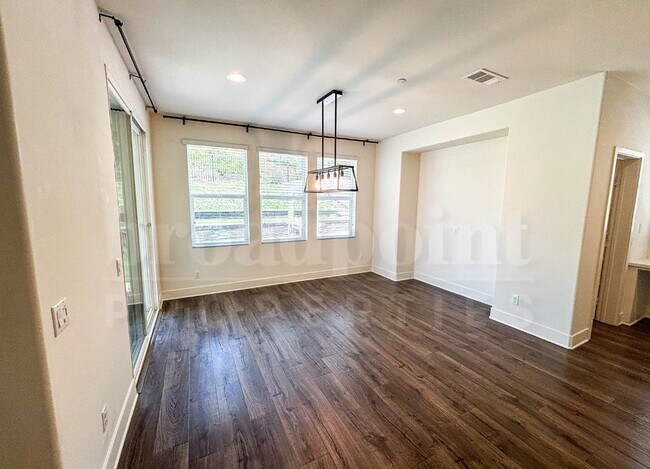 Building Photo - 35759 Garrano Ln