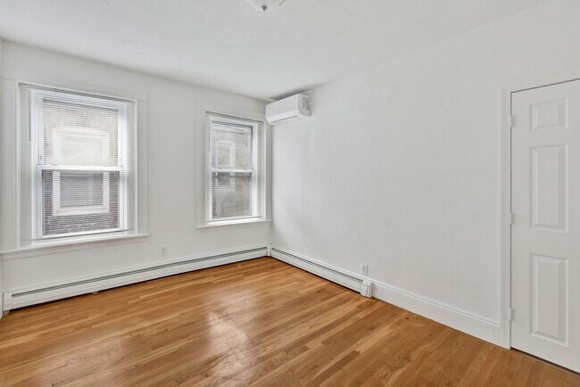 Building Photo - 866 Huntington Ave