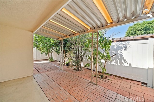 Building Photo - 2606 Jacaranda St