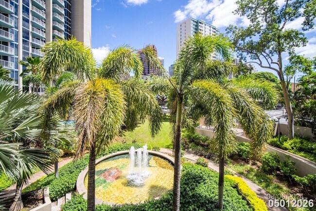 Building Photo - Luxury 1-Bedroom Condo with Stunning Mountain Views