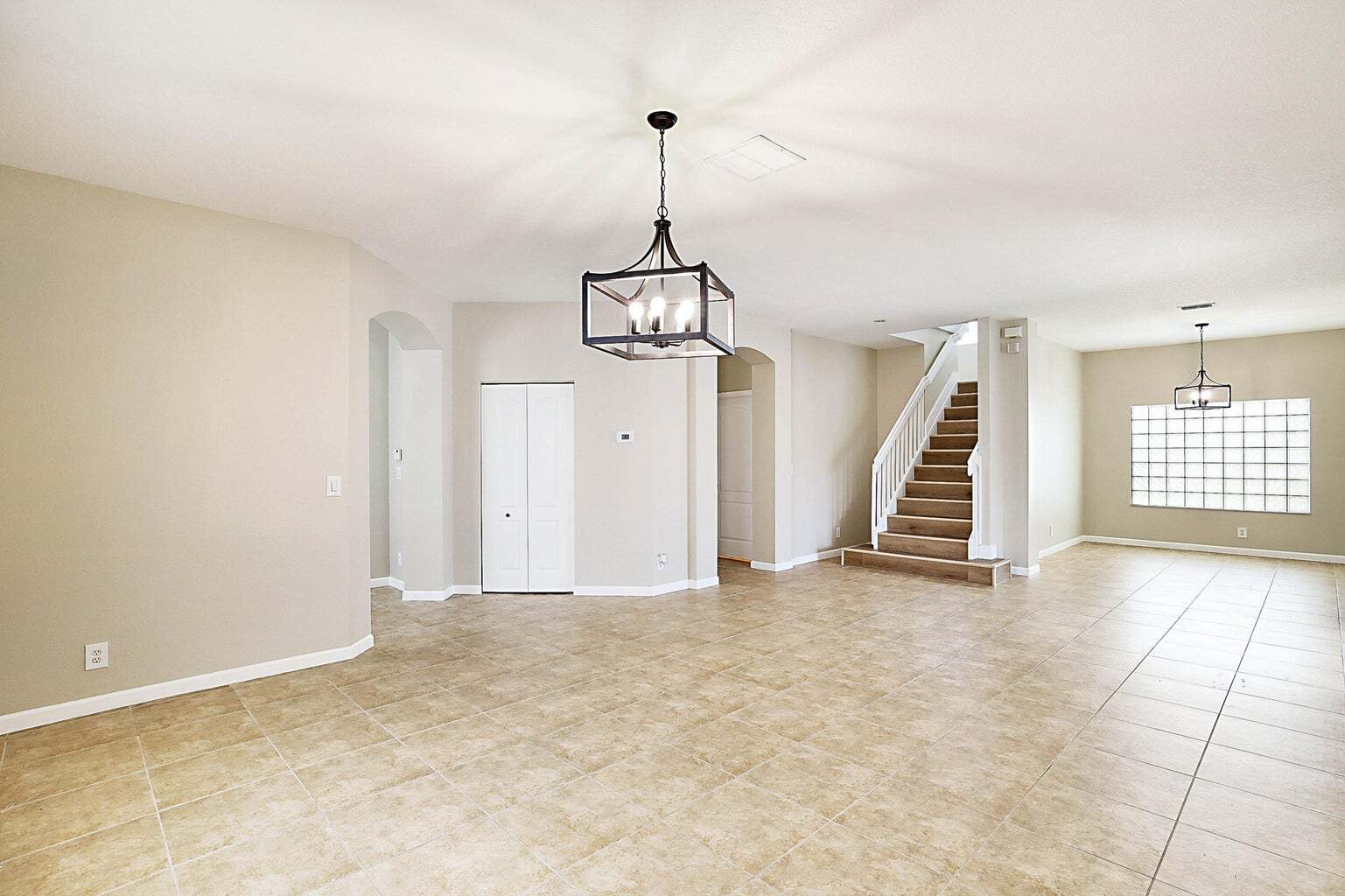 Building Photo - 122 Kensington Way