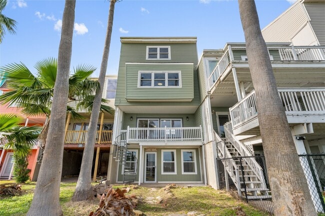 Building Photo - 5 Tiki Cir