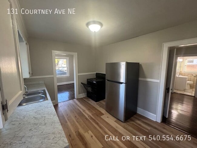 Building Photo - 131 Courtney Ave NE