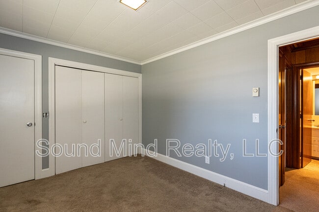 Building Photo - 207 S Alston St