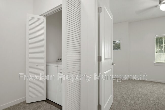Building Photo - 11213 W Gabrielle Dr