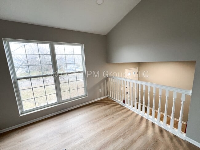 Building Photo - 709 Academy Dr