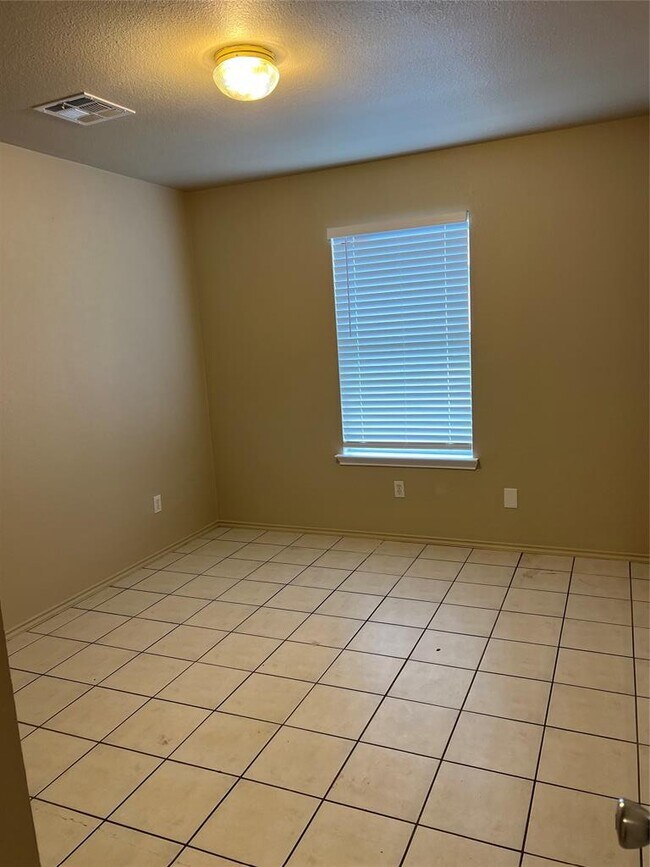 Building Photo - 1618 Cottonwood Ct