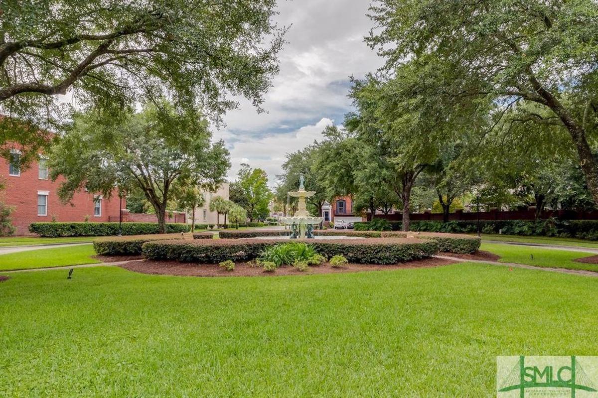 Building Photo - 49 Thatcher Ln