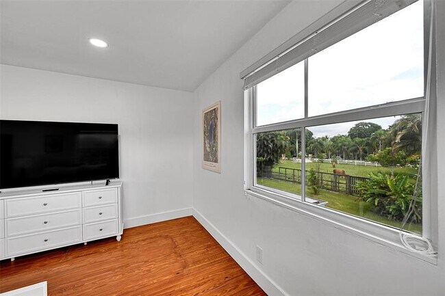 Building Photo - 1201 NW 112th Ave