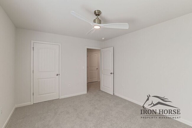 Building Photo - 835 Baker View Ln
